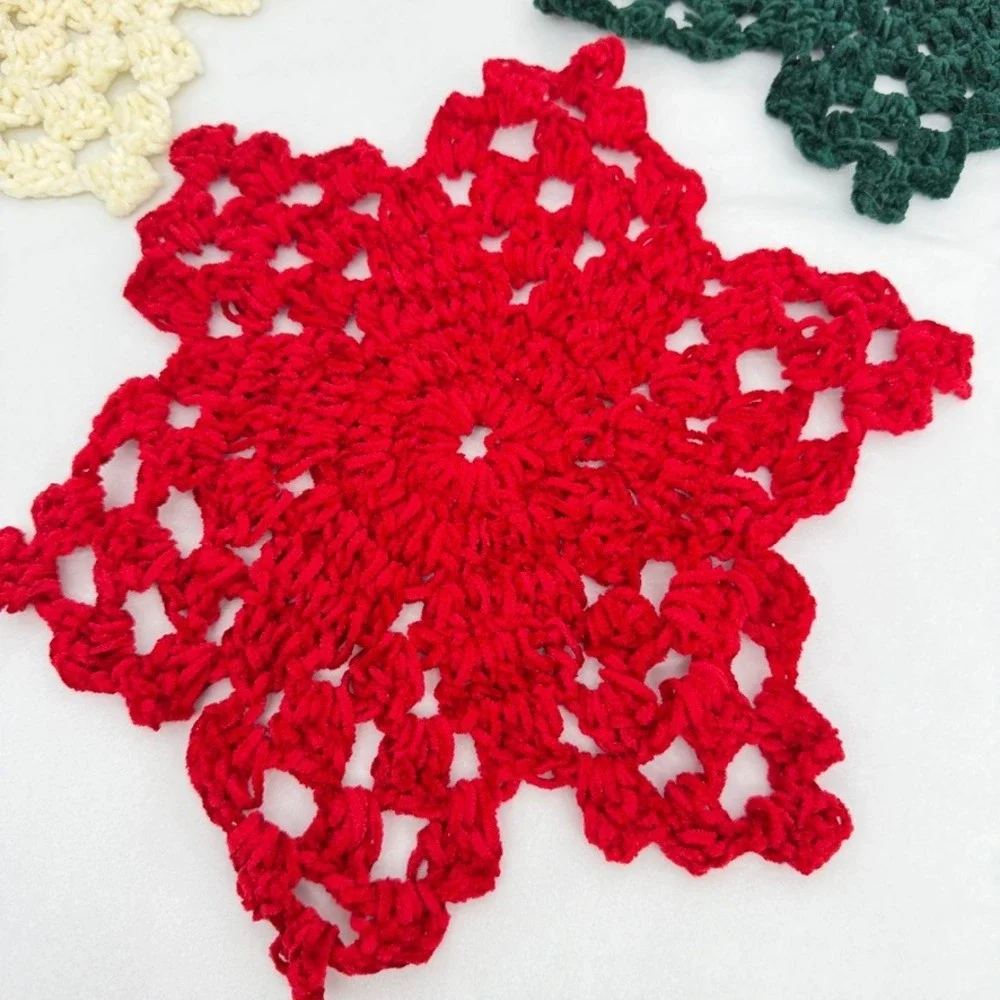 Handmade Crochet Knit Snowflake Trivet Hotpads Set of 3 Christmas Holiday Decor